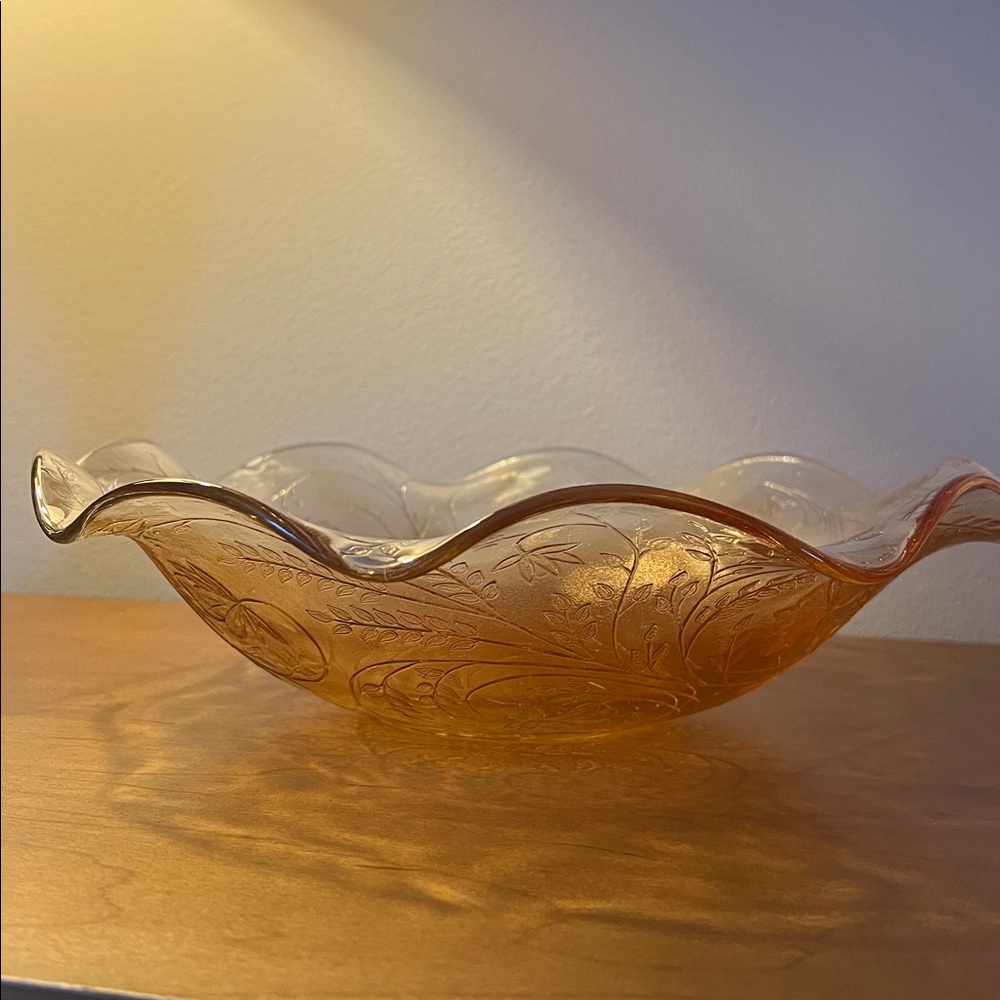 Vintage Jeannette Glass "Floragold Louisa" Marigold Iridescent Ruffled Bowl